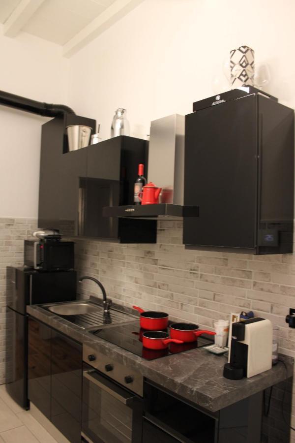 Jacuzzi Apartament By Parmacentro B&B Luaran gambar